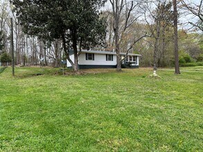 272 Watkins Dr in Charlotte Court House, VA - Building Photo - Building Photo