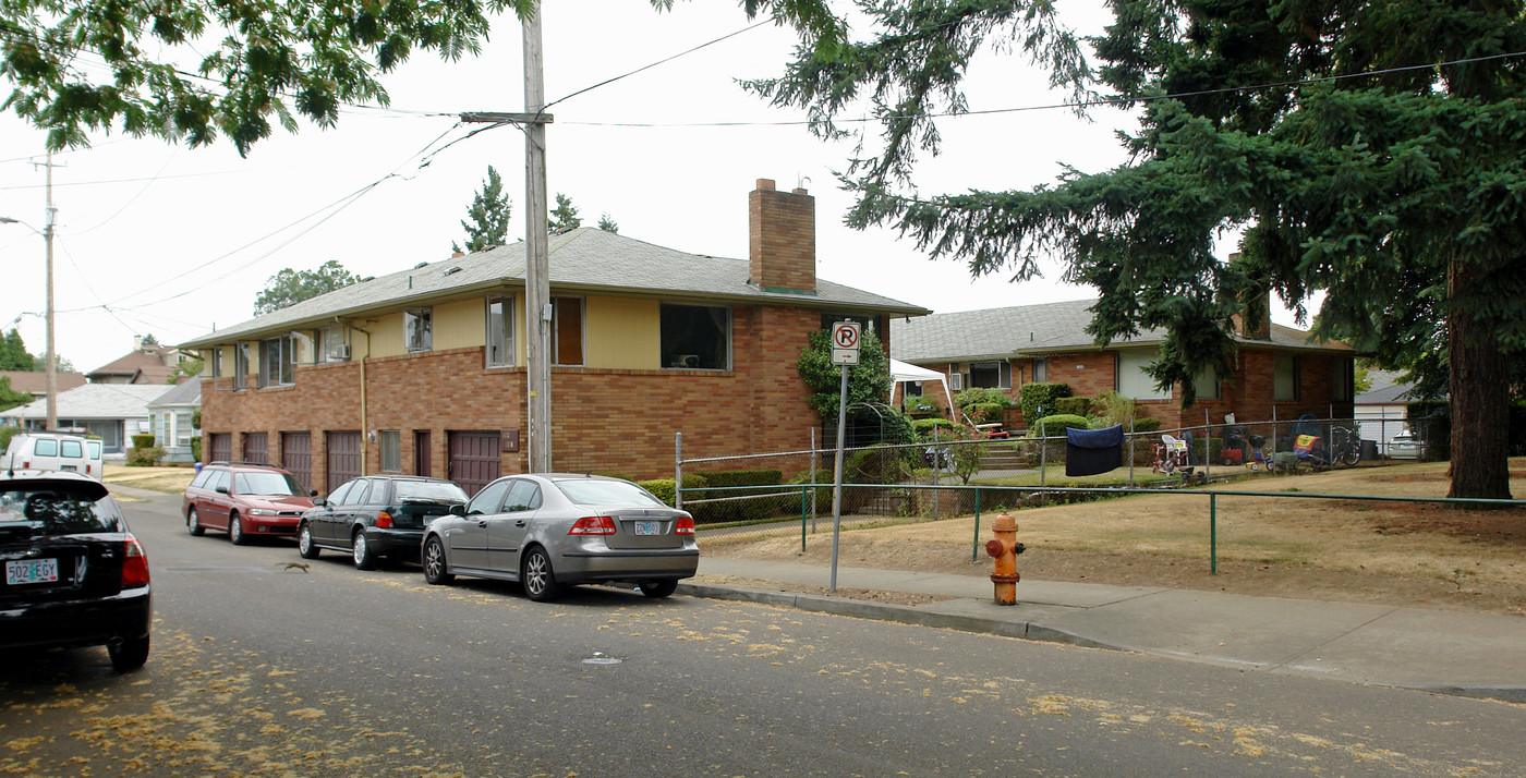 1320-1328 NE 55th Ave in Portland, OR - Building Photo