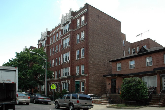 The Renaissance in Jersey City, NJ - Building Photo - Building Photo