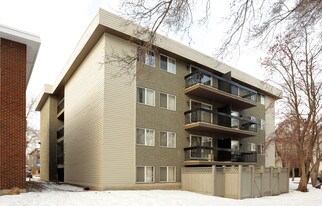 11303 103rd Ave NW in Edmonton, AB - Building Photo