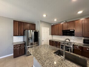 471 Seasons Dr in Punta Gorda, FL - Foto de edificio - Building Photo