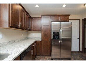 536 Meadow Oak Cir in Fairfax, IA - Building Photo - Building Photo