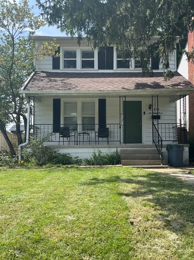 property at 633 S Terrace Ave