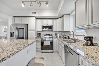 131 S Courtenay Pkwy in Merritt Island, FL - Building Photo - Building Photo