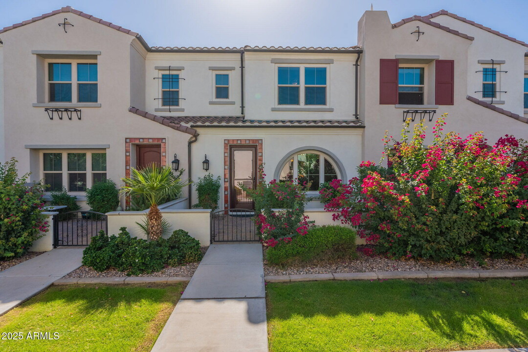 2477 W Market Pl in Chandler, AZ - Building Photo