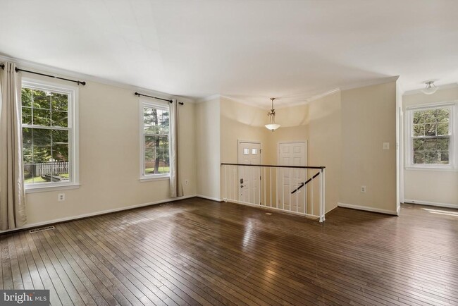 property at 7230 Taveshire Wy