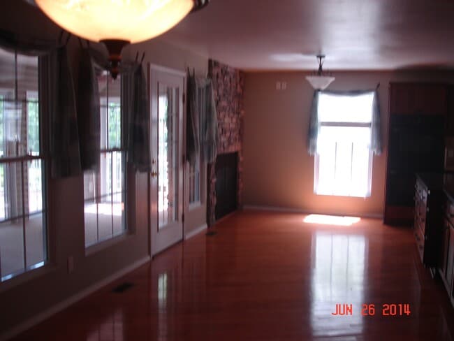 530 SE 325th Rd in Warrensburg, MO - Building Photo - Building Photo