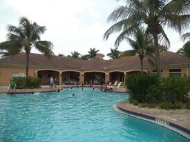 2447 Laurentina Ln in Cape Coral, FL - Building Photo