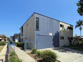 7312 Pickering Ave Apartments