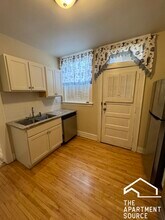 2226 W Arthur Ave, Unit 3 in Chicago, IL - Building Photo - Building Photo