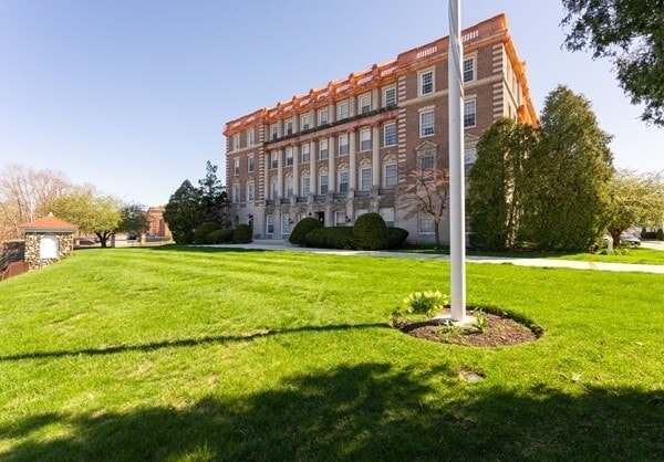 property at 16 Balmoral St