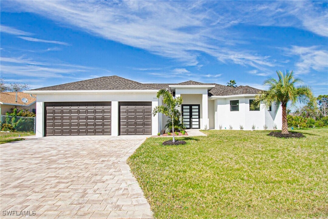 3206 SW 5th Ave in Cape Coral, FL - Building Photo