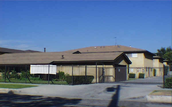 610 N Pasadena Ave in Azusa, CA - Building Photo