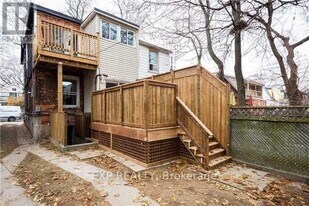 122 Parkmount Rd in Toronto, ON - Building Photo