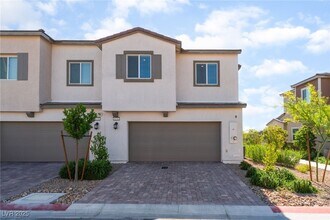 6156 Foxes Dl St in Las Vegas, NV - Building Photo - Building Photo