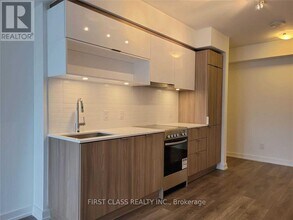 159 Wellesley St E in Toronto, ON - Building Photo - Building Photo