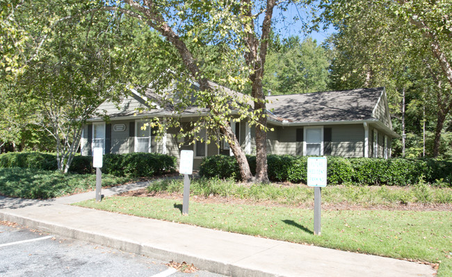 Tree Tops Apartments photo'