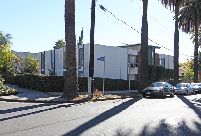 2120 Rodney Dr in Los Angeles, CA - Building Photo - Building Photo