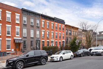 737 Lexington Ave in Brooklyn, NY - Foto de edificio - Building Photo