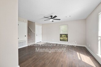 200 Concho St in Lockhart, TX - Foto de edificio - Building Photo