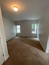 112 Columbia St in Adams, MA - Building Photo - Building Photo