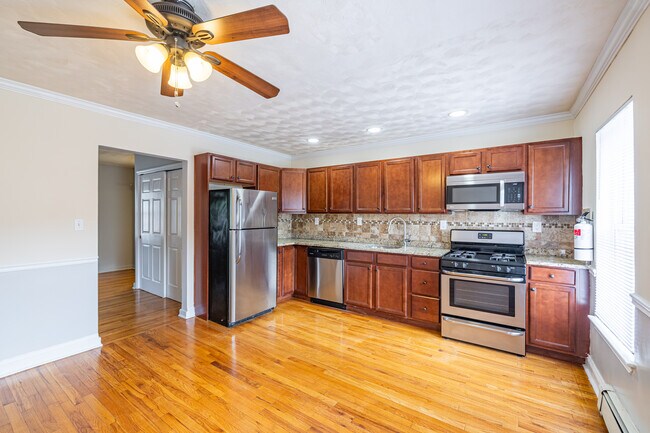 Franklin Manor Apartments in Morristown, NJ - Foto de edificio - Building Photo