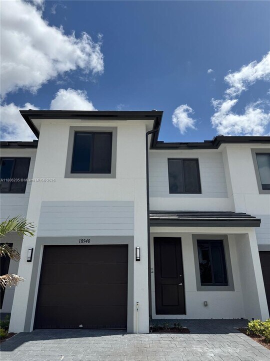 18940 SW 344th Terrace in Homestead, FL - Building Photo
