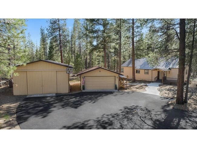 153363 Hackamore Ln in La Pine, OR - Building Photo - Building Photo