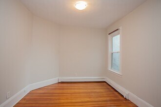 202 Harvard St, Unit 200-3 in Cambridge, MA - Building Photo - Building Photo