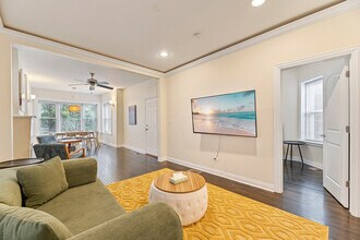 1349 N Lawndale Ave in Chicago, IL - Building Photo - Building Photo