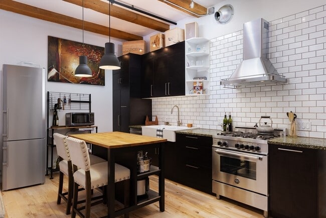 21 Wormwood St in Boston, MA - Building Photo - Building Photo