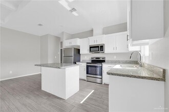 16 S Dahlia St in Pharr, TX - Building Photo - Building Photo