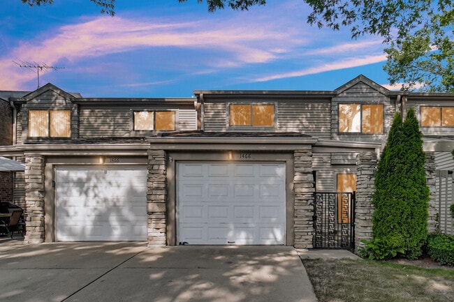 1468 N Picadilly Cir in Mount Prospect, IL - Building Photo - Building Photo