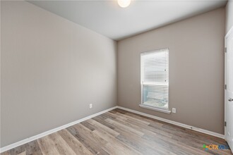 8016 Hawthorn in Temple, TX - Foto de edificio - Building Photo