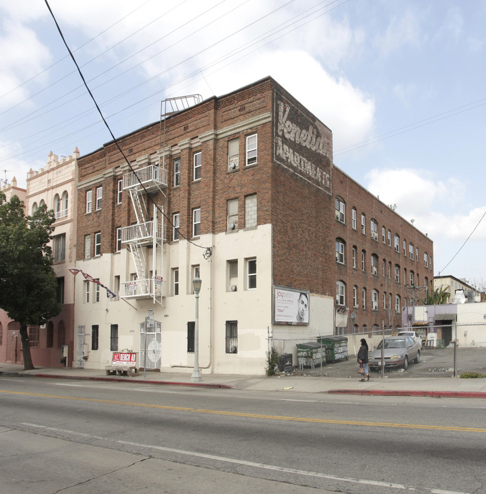 Venetian Apartments in Los Angeles, CA - Building Photo