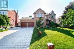 5668 Turney Dr in Mississauga, ON - Building Photo