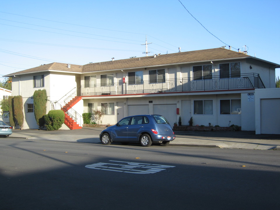 550 1st Ave in San Mateo, CA - Building Photo