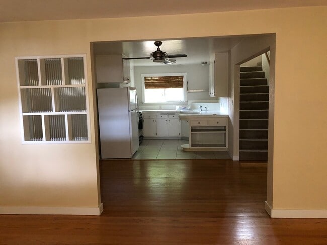 304 Dechene Ave in Sonoma, CA - Foto de edificio - Building Photo