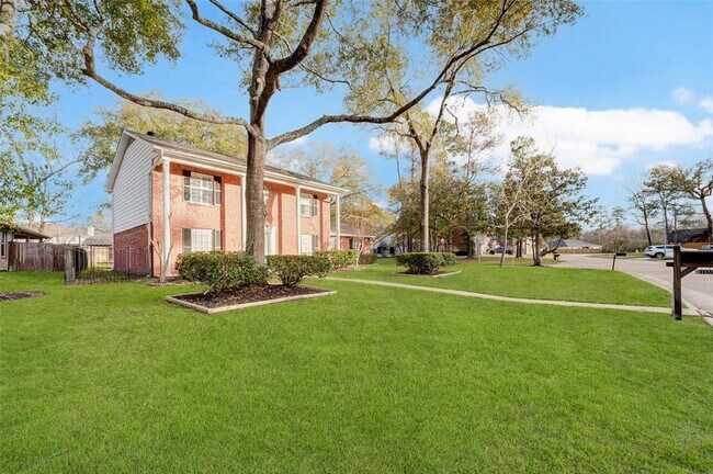 17122 Yeoman Way in Crosby, TX - Building Photo - Building Photo