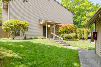 Meadowglen Townhomes in Kent, WA - Building Photo - Building Photo