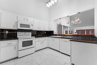 19932 NE 5th Ct in Miami, FL - Building Photo - Building Photo