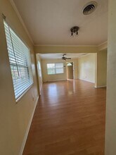 452 45th Ave N in St. Petersburg, FL - Foto de edificio - Building Photo