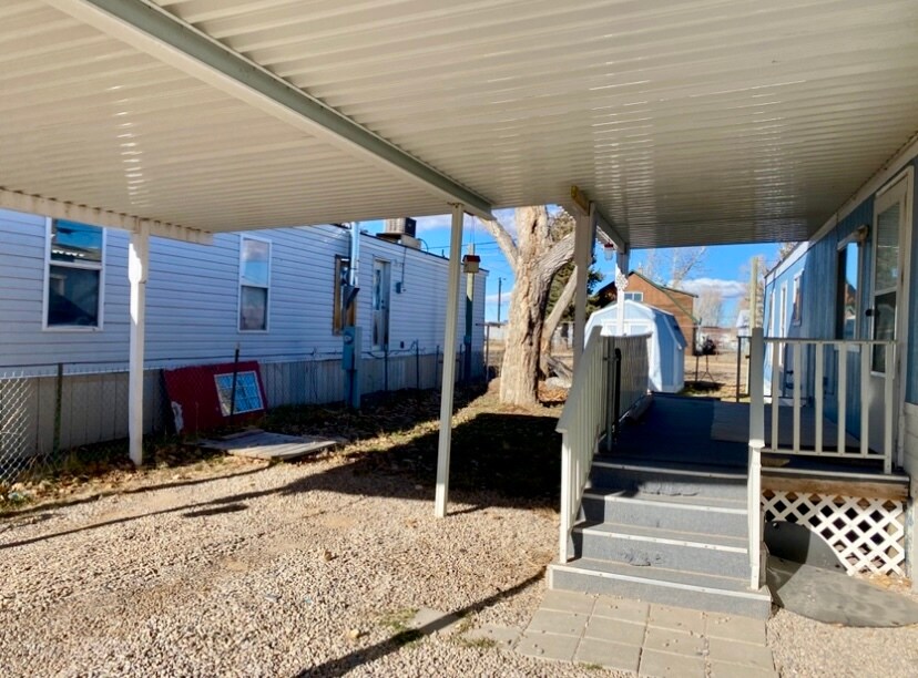 251 3rd St in Big Piney, WY - Building Photo