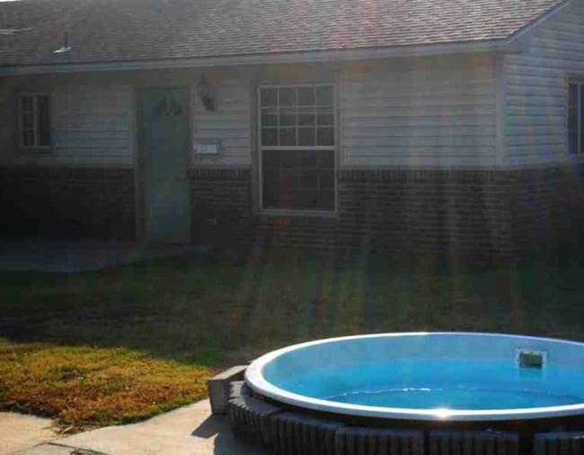 2125 North Monroe, Unit A in Hutchinson, KS - Building Photo - Building Photo