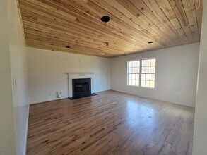 122 Blue Water Dr in Raeford, NC - Building Photo - Building Photo