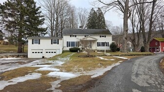 460 Sinpatch Rd in Wassaic, NY - Building Photo