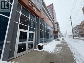 239 Albert St in Waterloo, ON - Building Photo - Building Photo