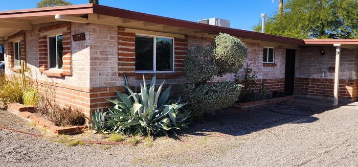 3337 E Lester St in Tucson, AZ - Foto de edificio