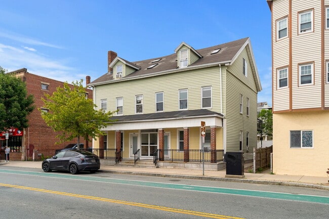 571 Somerville Ave, Unit 571A