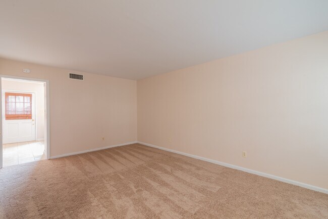 4631 Old Lantern Way in Charlotte, NC - Building Photo - Building Photo